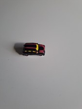 fève voiture couleurs 4L 2016 violette/noire