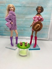 Barbie  et son amie Un café et un gâteau à la maison OOAK