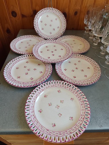 Assiette ajourée aux roses