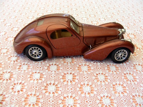 Jolie voiture bugatti - voiture,