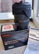 Objectif SIGMA 18-50 mm F2,8-4,5 DC OS HSM + pare-soleil SIGMA + manuel +...