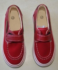 paire de chaussure bateaux neuve de couleur rouge enfant taille 26 (an)
