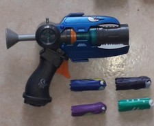 2013 JAKKS SLUGTERRA BLASTER Officiel et 4 SLUGS Munitions