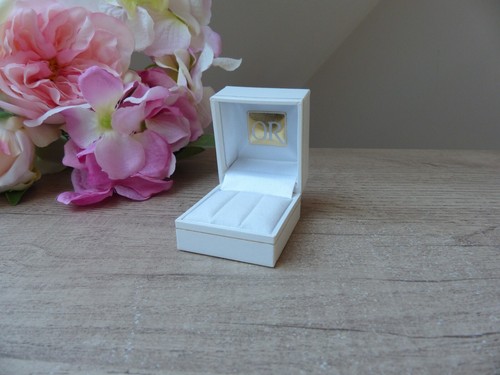 Ecrin blanc boites bijoux - boites,