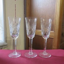 3 flûtes à champagne en