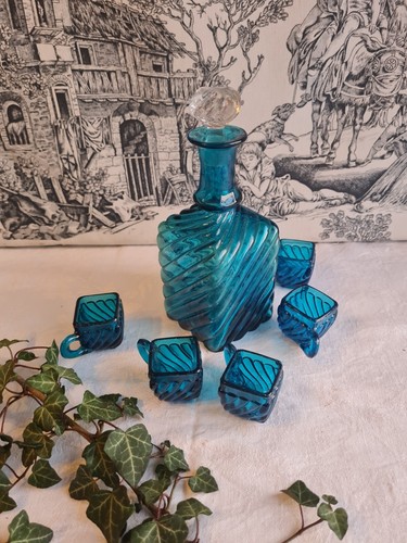 Ancienne carafe verre moule - en,