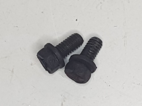 Vis échappement de moteur - échappement,