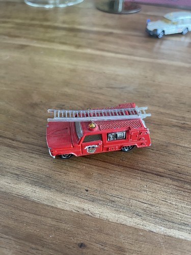 Ancienne voiture miniature - ancienne,