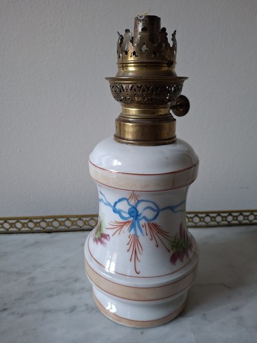 Lampe petrole opaline - a,