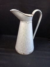 Broc Émaillé Blanc Moucheté