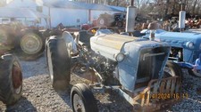 3000 FORD DIESEL TRACTOR WITH