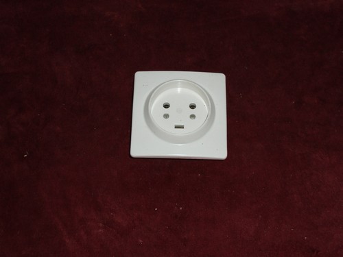 Prise 220v 2pôles t - , +t