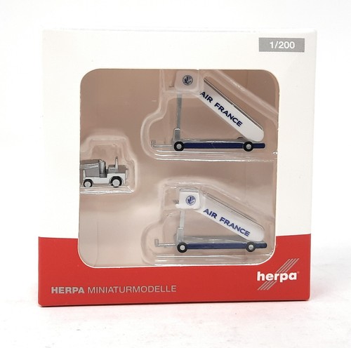 Airplane herpa wings 200 - herpa,