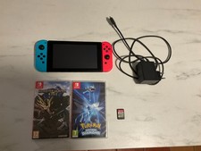 Nintendo Switch + 3 jeux switch / Monster hunter rise + Story 2/Pokémon Diamant