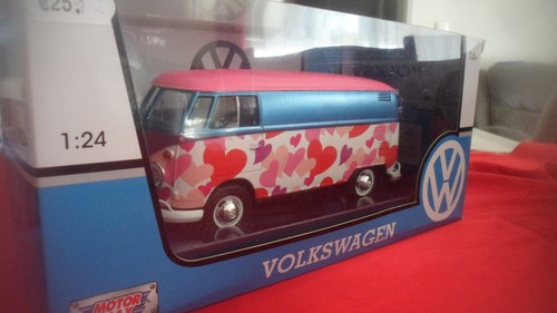 Combi peace and - and, love