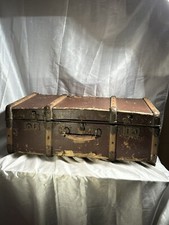 Ancienne malle de voyage à