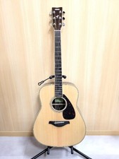 Guitare acoustique YAMAHA