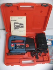 Scie sauteuse Bosch GST 12v + lames