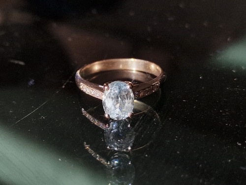 Bague - , de