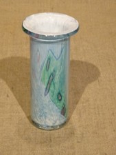 Curieux vase rouleau en verre