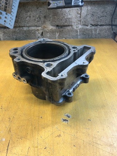 Cylindre moteur avant suzuki - avant,
