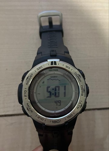Montre solaire robuste