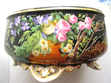 Grande jardinière, 4 pieds, porcelaine de Paris, Napoléon III: Fleurs fond noir