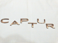 OCCASION CAPTUR 2 II logo sigle lettre arriere rear badge RENAULT 908923267R