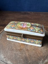 Snuffbox powder box porcelain