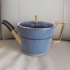 Théière bleue Wedgwood