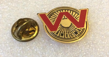 pin's vintage  SNECMA (groupe safran ) REACTEUR aéronautique  FRANCE doré
