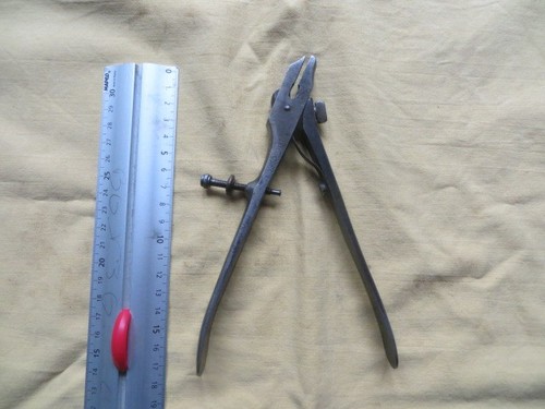 Outil ancien peugeot frères - outil,