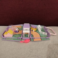 Cutie club show - ground, purse