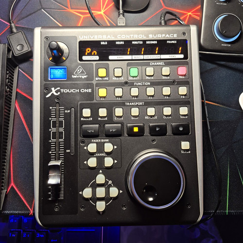 Behringer touch one - behringer,