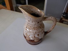 Pichet à vin ancien, style