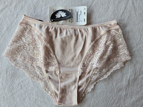 Culotte rose avec dentelle - , de