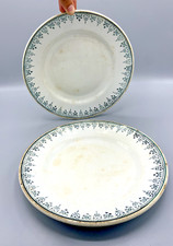 Paire d’assiettes anciennes Saint-Amand – décor vert modèle 4500 Made in France