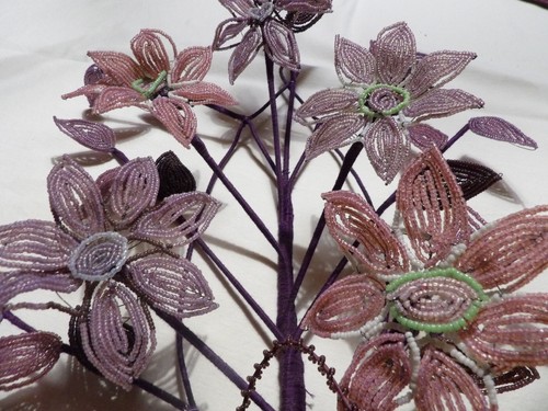 Ancienne fleurs perles - ,