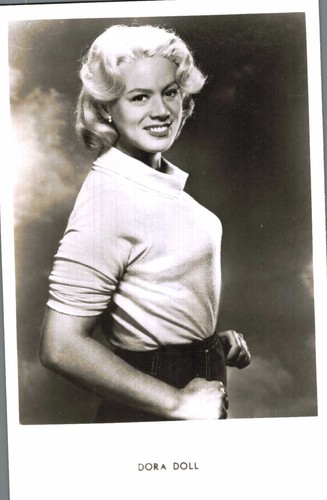 Poupée dora carte postale - carte,