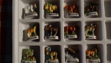 LOT DE 12 FEVES animaux