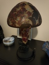 Lampe en pate de verre signee Galle 