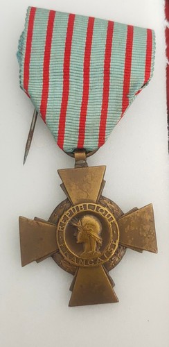 Médaille croix combattant - médaille,