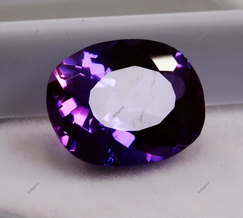 Coussin violet tanzanite