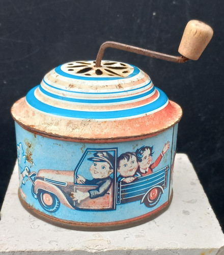 Ancienne boîte musique - à,