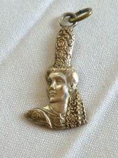 PETIT PENDENTIF ANCIEN BRETONNE EN MÉTAL ARGENTÉ