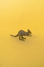 BRITAINS : CIRQUE ANIMAUX SAUVAGES / PETIT  KANGOUROU