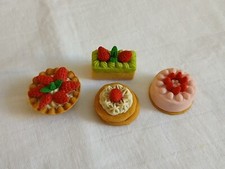 Maison de poupée Vintage 90' - Quatre gommes japonaises représentant des gâteaux