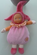 S4. DOUDOU COROLLE POUPEE ROUGE ROSE COL ORANGE BONNET 3 POINTE GRELOT EXC.ETAT