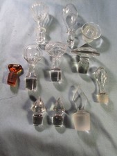 10 anciens bouchons de carafes, flacons, en cristal majoritairement et verre,