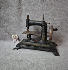 Ancienne machine à coudre enfant en fonte année 1900 JC LP RW Paris BABY